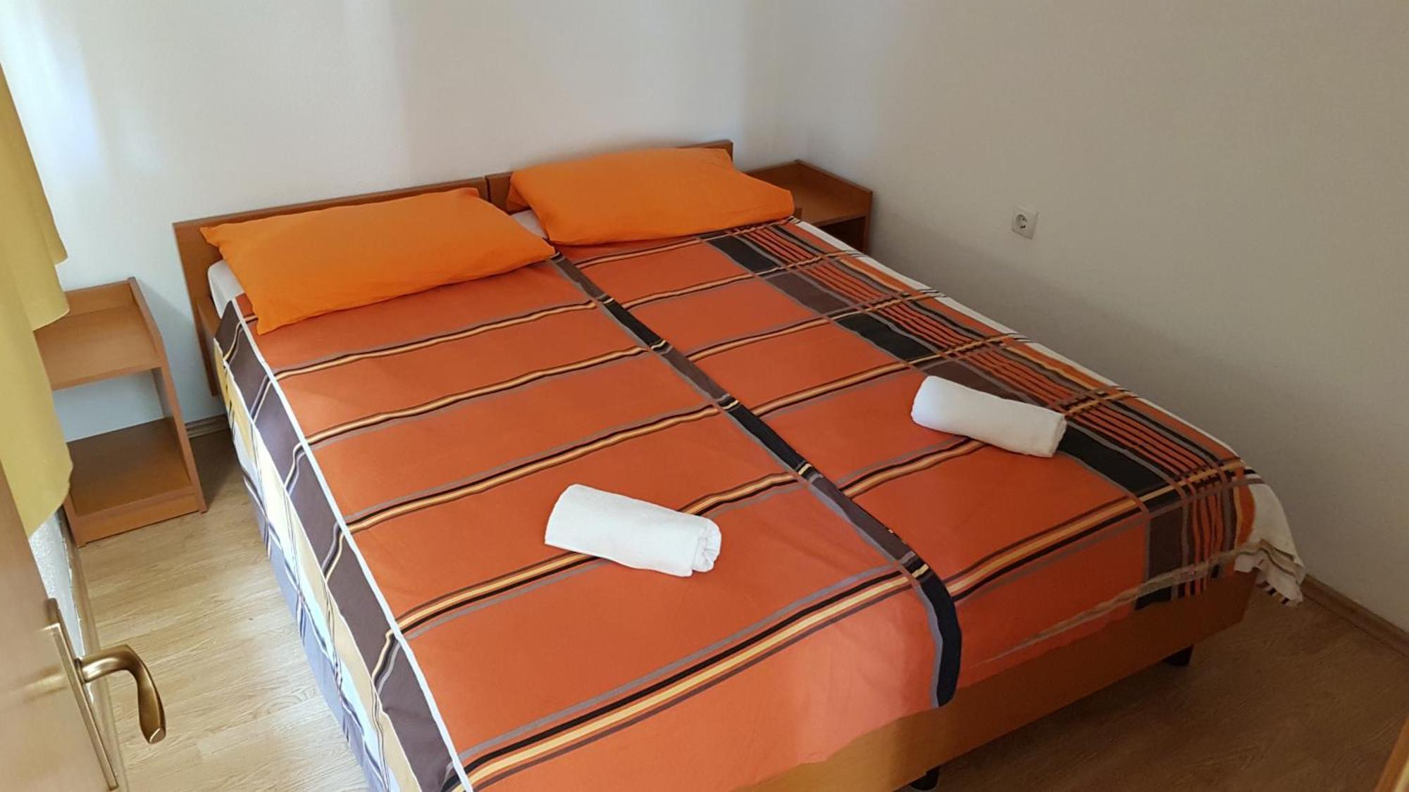 Apartments Mirjana Kustići Zewnętrze zdjęcie