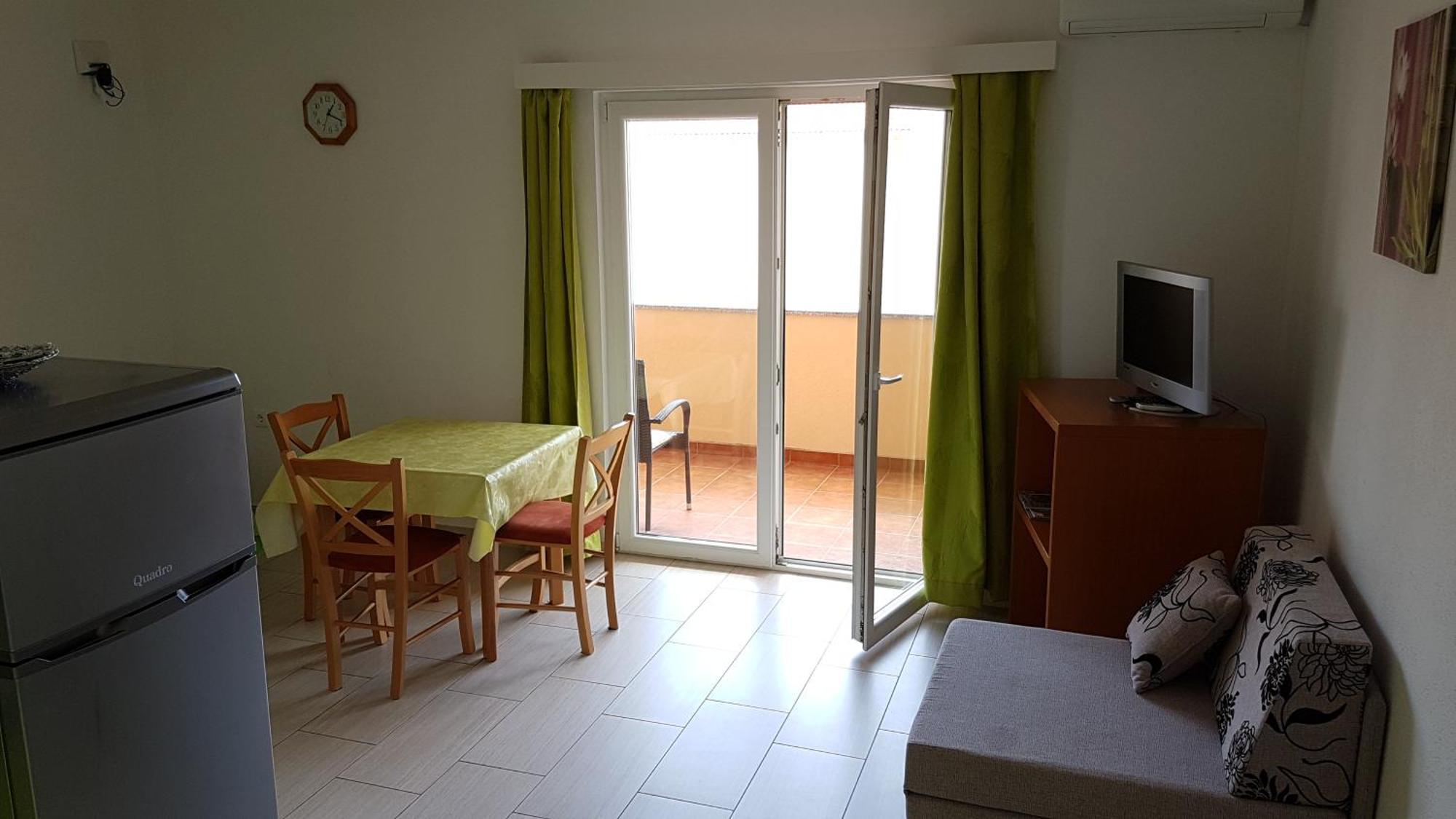 Apartments Mirjana Kustići Zewnętrze zdjęcie